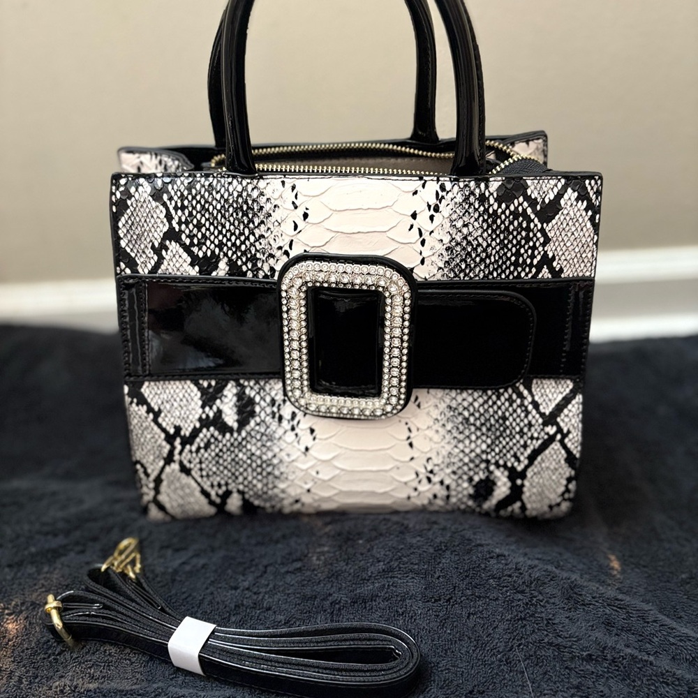 Elegant Black and White Snake Print Handbag
